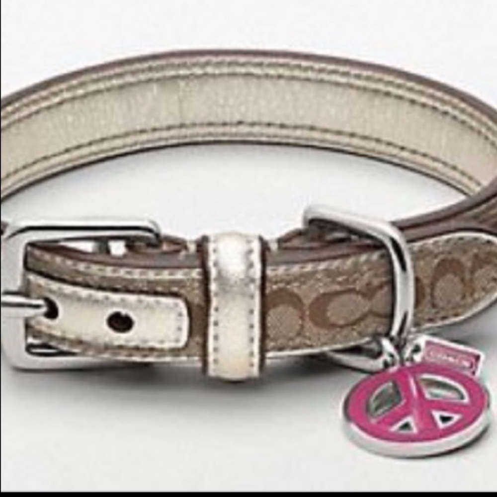 🌸Rare🌸 Coach Dog Collar Peace Charm